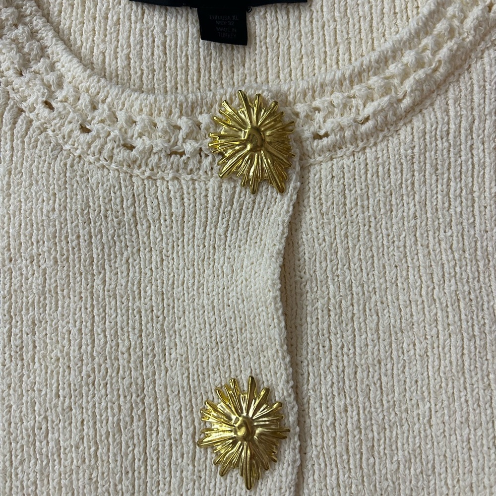 Classy Zara Chic Cream Sleeveless Cardigan with Gold Buttons New - Picture 2 of 5